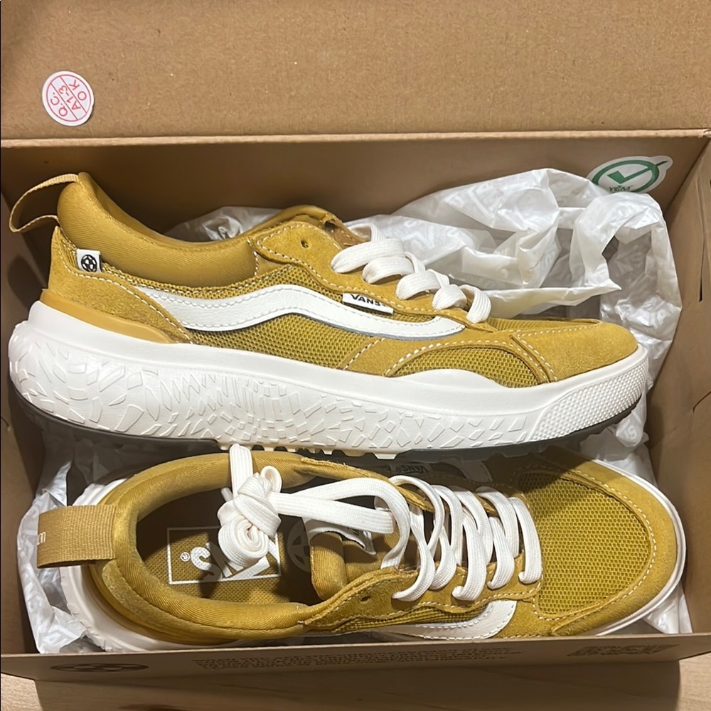 NWT Vans MTE Ultrarange Neo Vr3 size 7.5 women/ 6 men